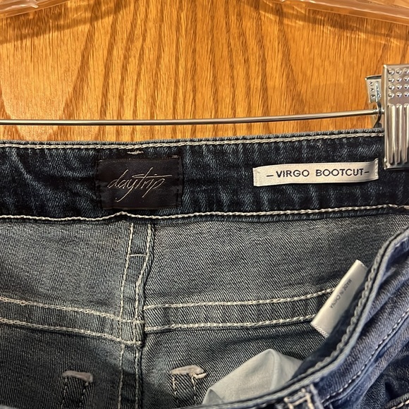 Daytrip Virgo Bootcut Size 26R Jeans - Picture 6 of 6